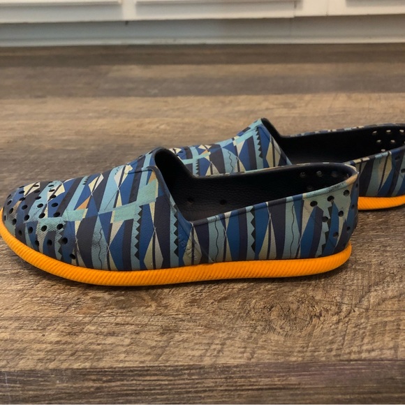 Native Verona Print Junior Slip On Sneaker, Regatta Blue/Begonia - Picture 4 of 9
